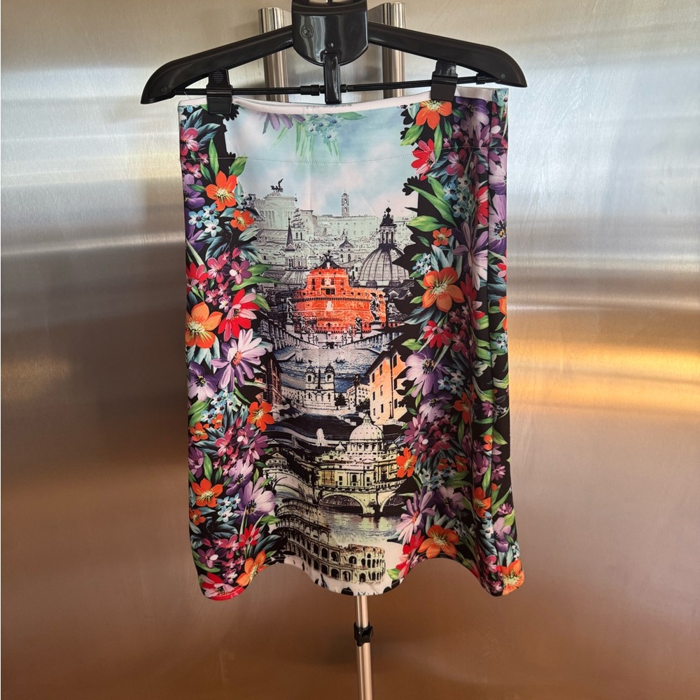 Elegant Cityscape Floral Skirt Set - Picture 2 of 11